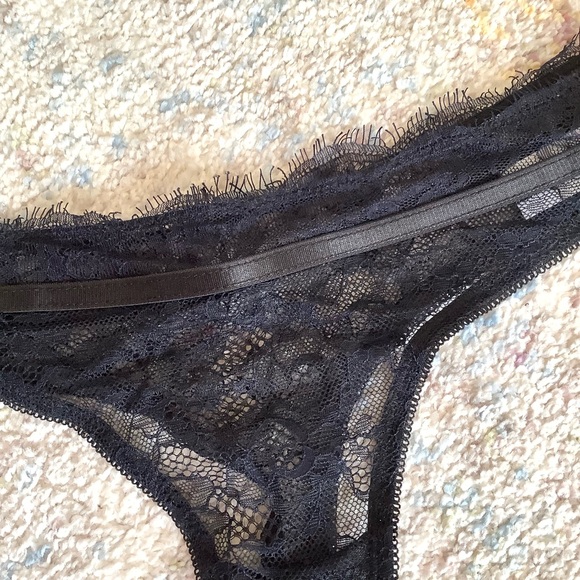 🌹 Two Piece Lace Lingerie Set 🌹 - Picture 10 of 11